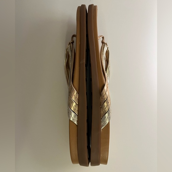 Vionic Catalina Sandals in Mix Metallic - Picture 14 of 15